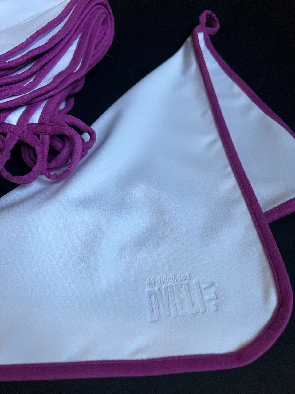 Virtuves dvielis - mikrošķiedras / BALTS ar ceriņu rozā