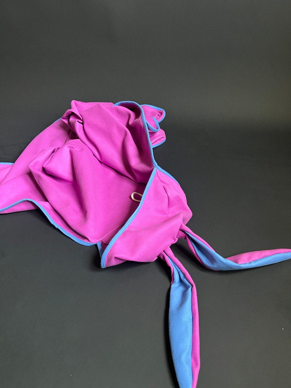 Mikrošķiedras kapučdvielis CERIŅU ROZĀ ar zilu