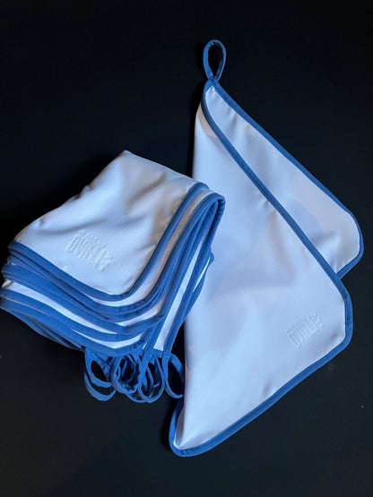 Virtuves dvielis - mikrošķiedras / BALTS ar zilu