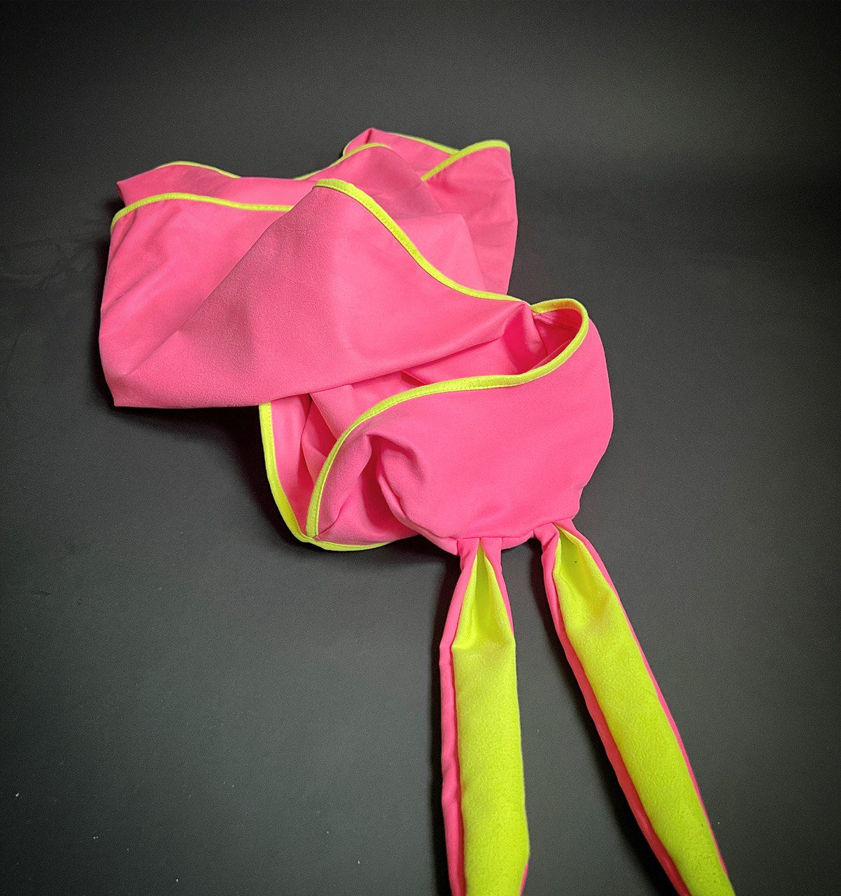 Mikrošķiedras kapučdvielis ROZĀ ar zaļu