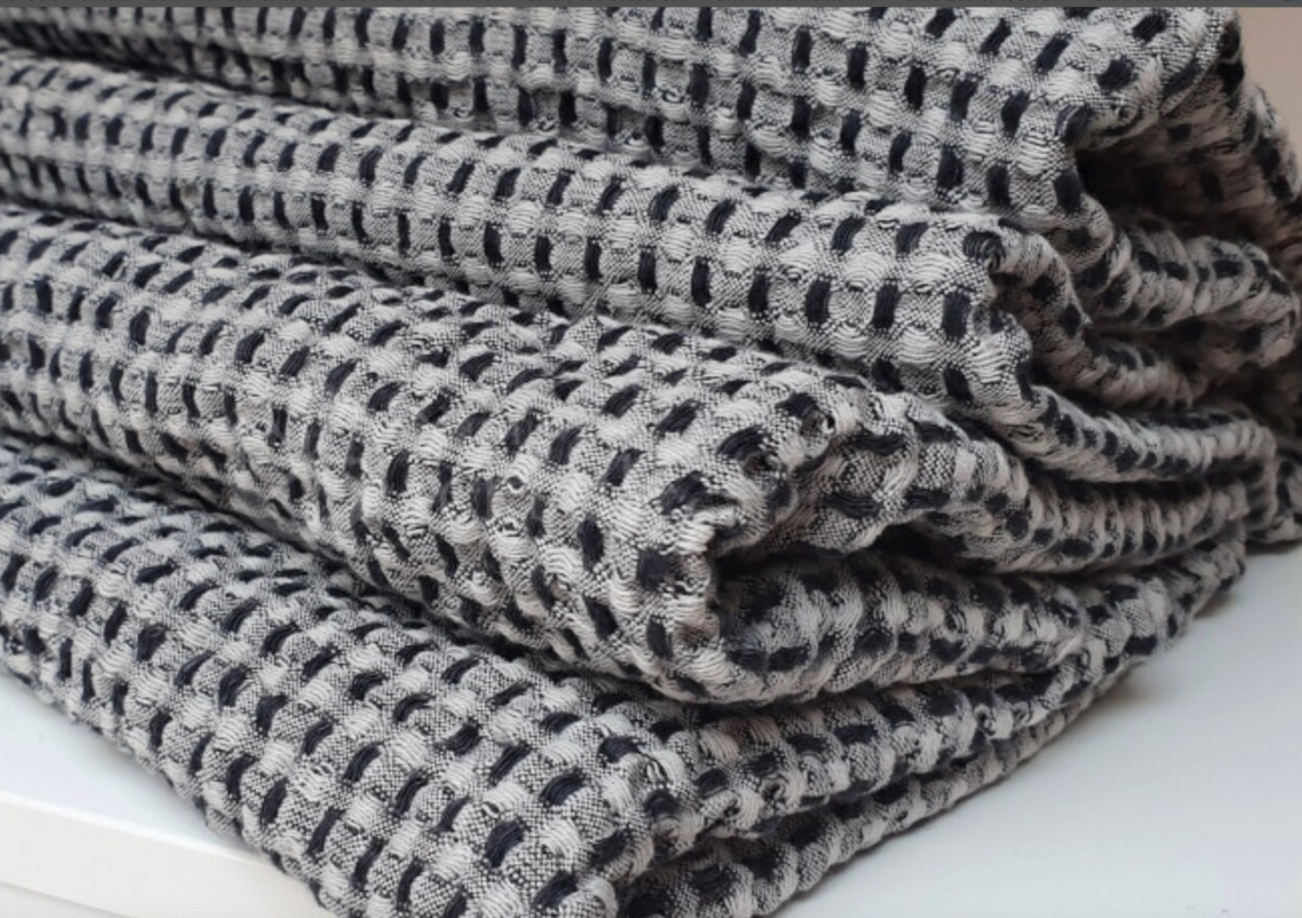 Linen waffle towel / BLACK & WHITE